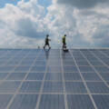 Pulizia e lavaggio pannelli fotovoltaici industriali: guida completa per impianti su tetto e a terra